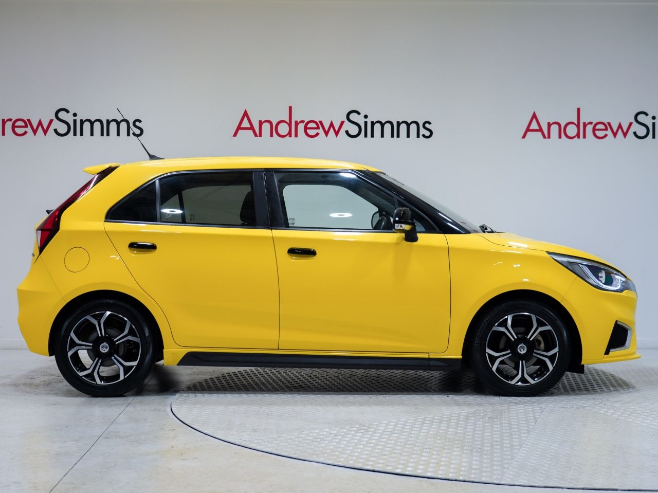 Vehicle image 3