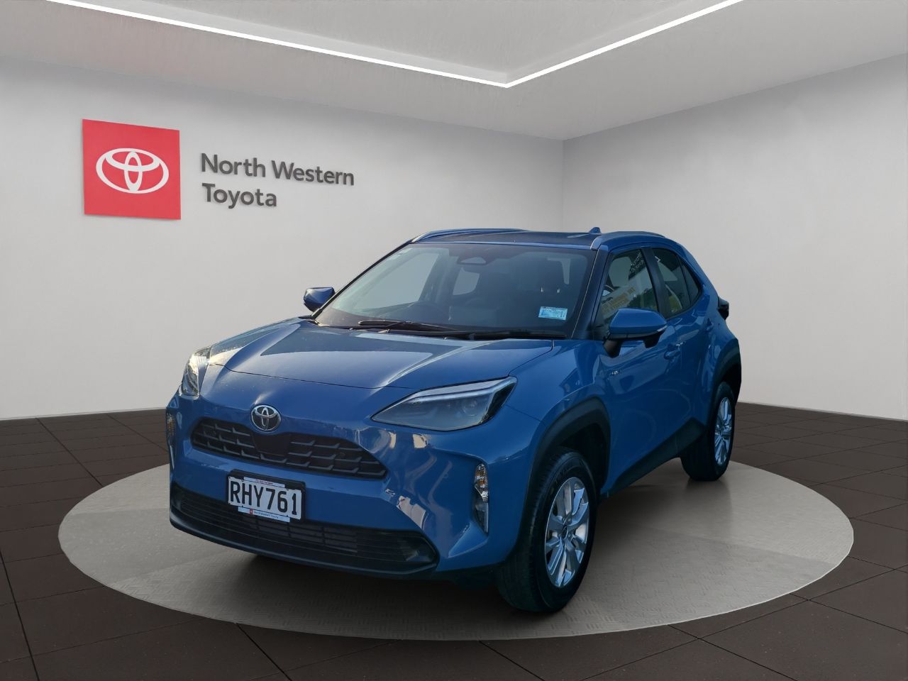Vehicle image 3