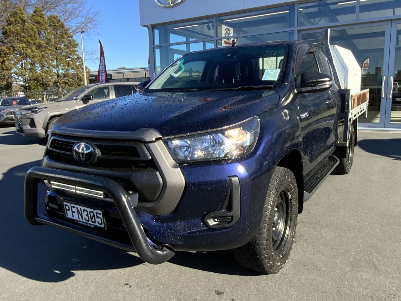 Vehicle image 4