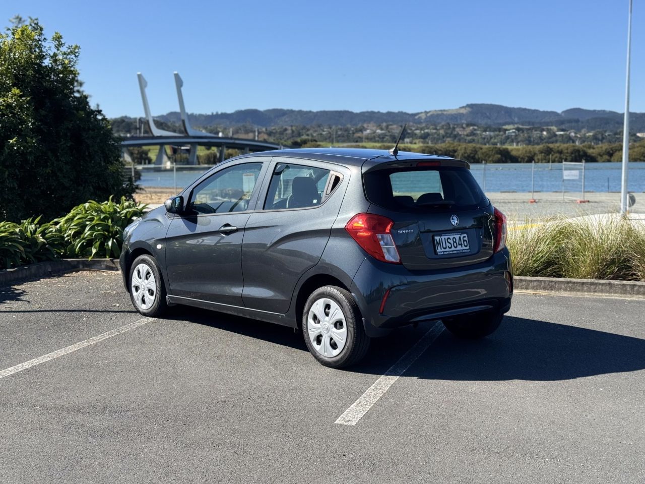 Vehicle image 4