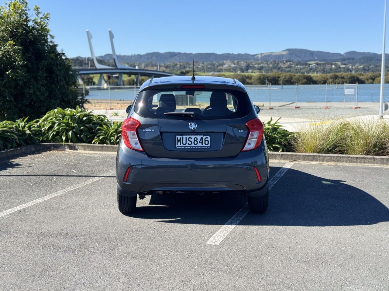 Vehicle image 5