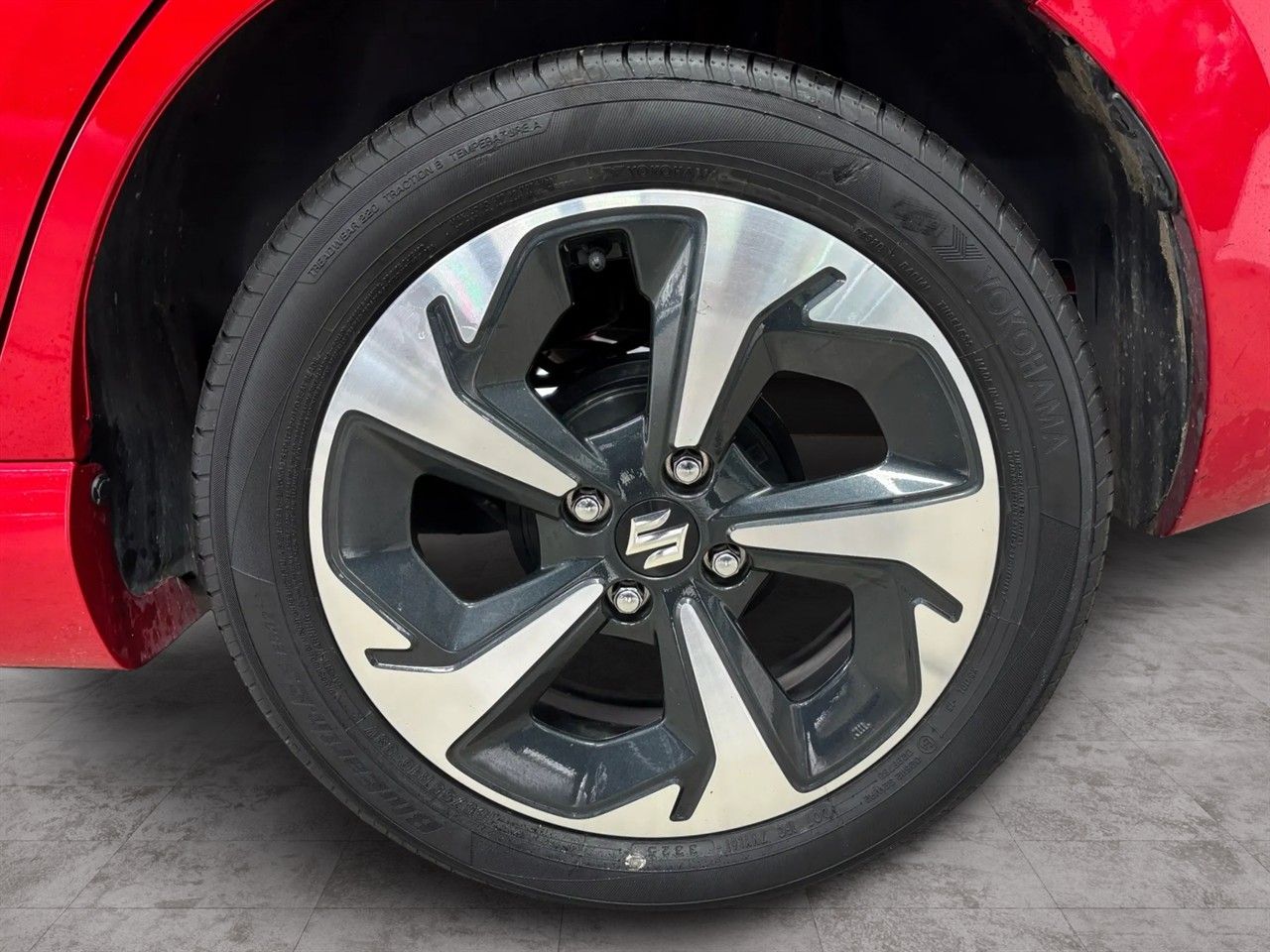 Vehicle image 4