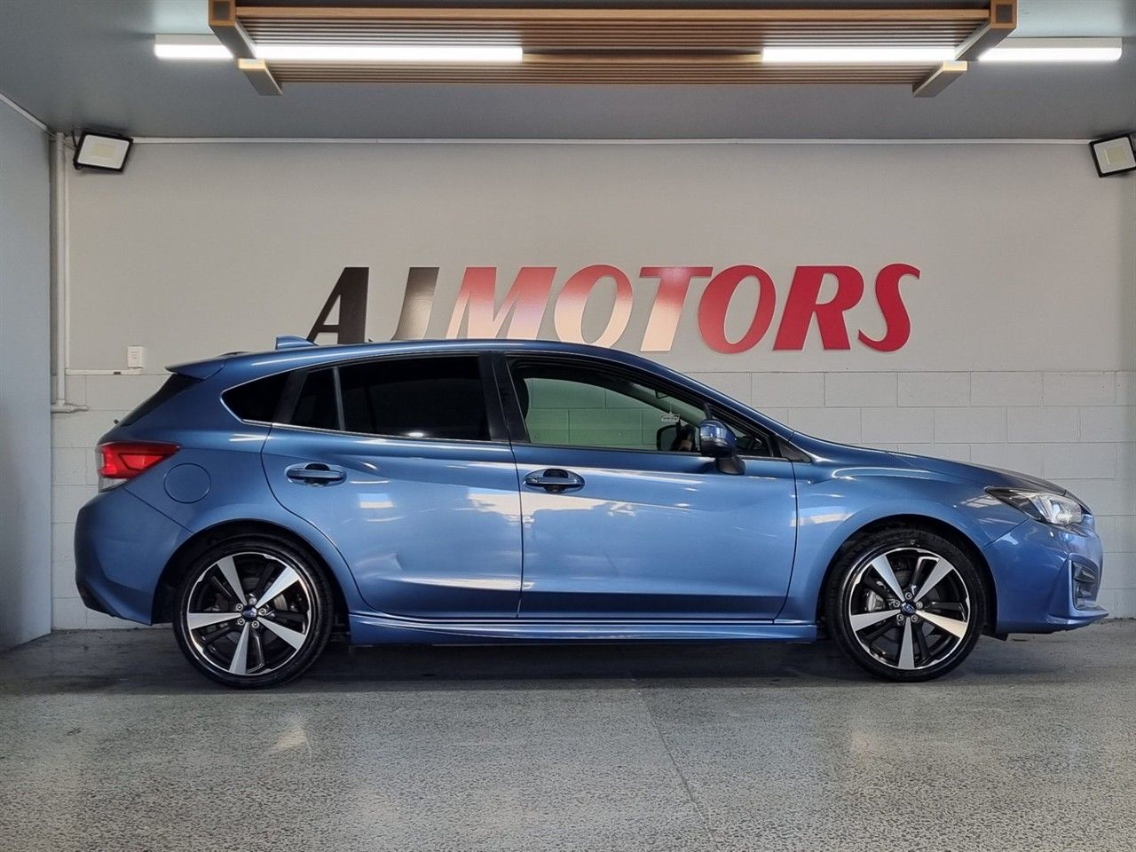 Vehicle image 5