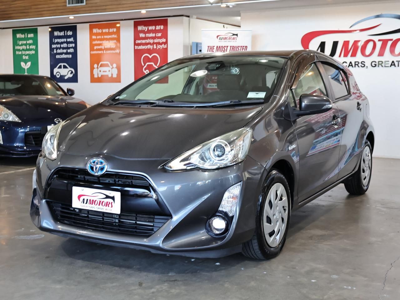 Vehicle image 3