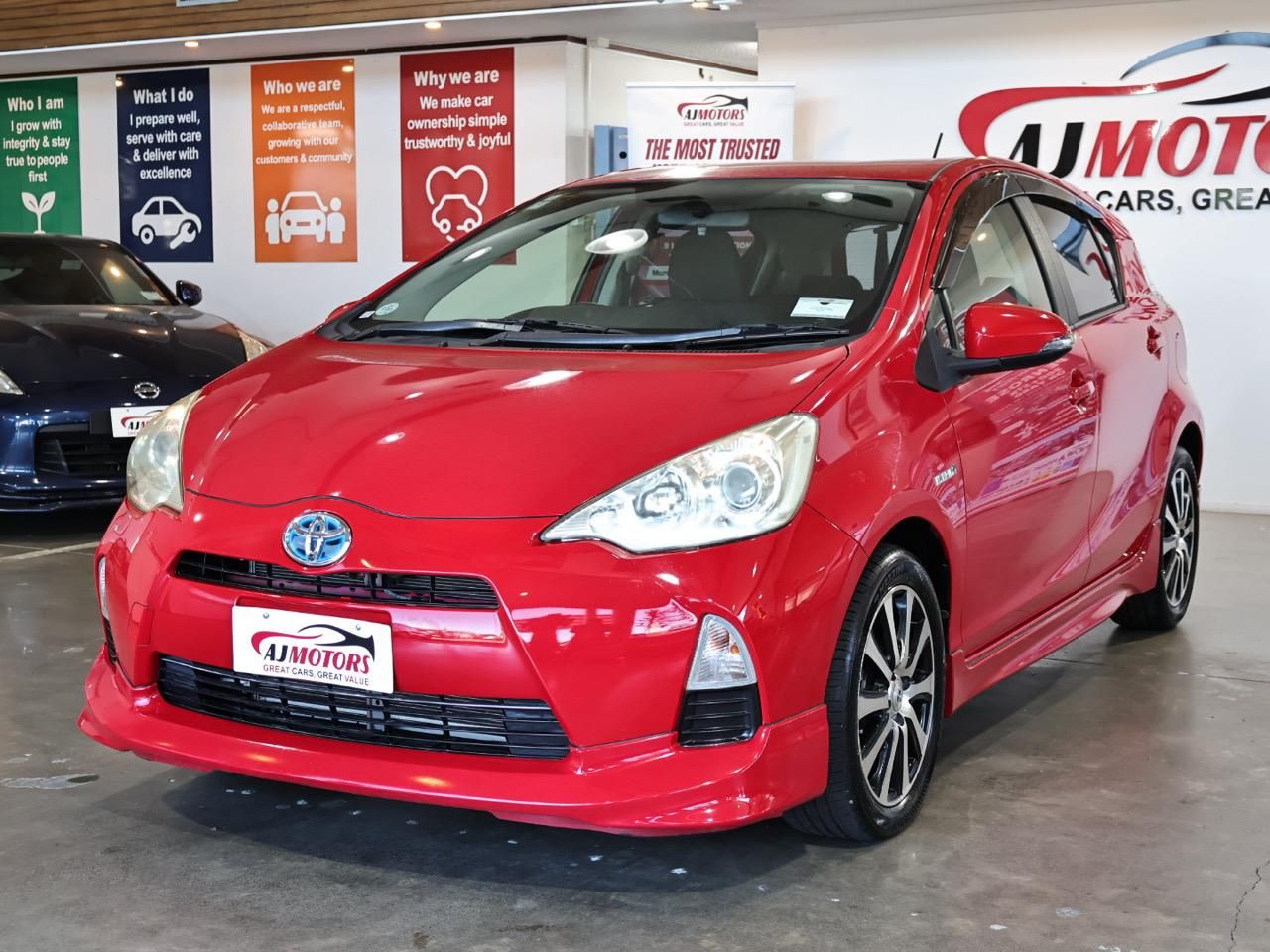 Vehicle image 3