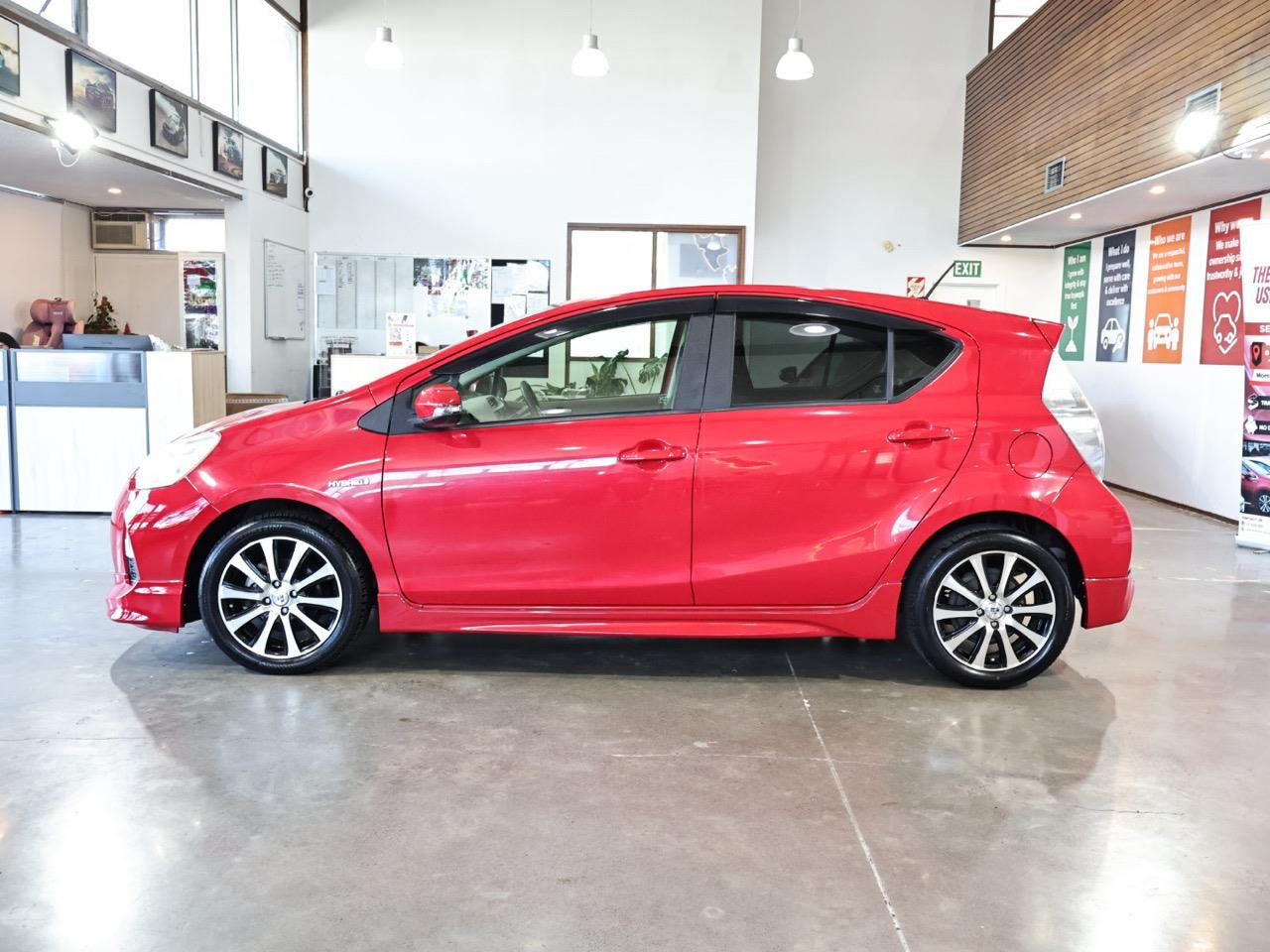 Vehicle image 5