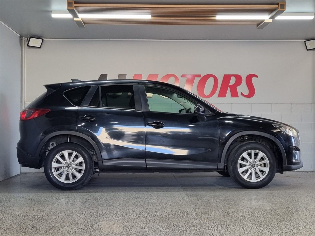 Vehicle image 5