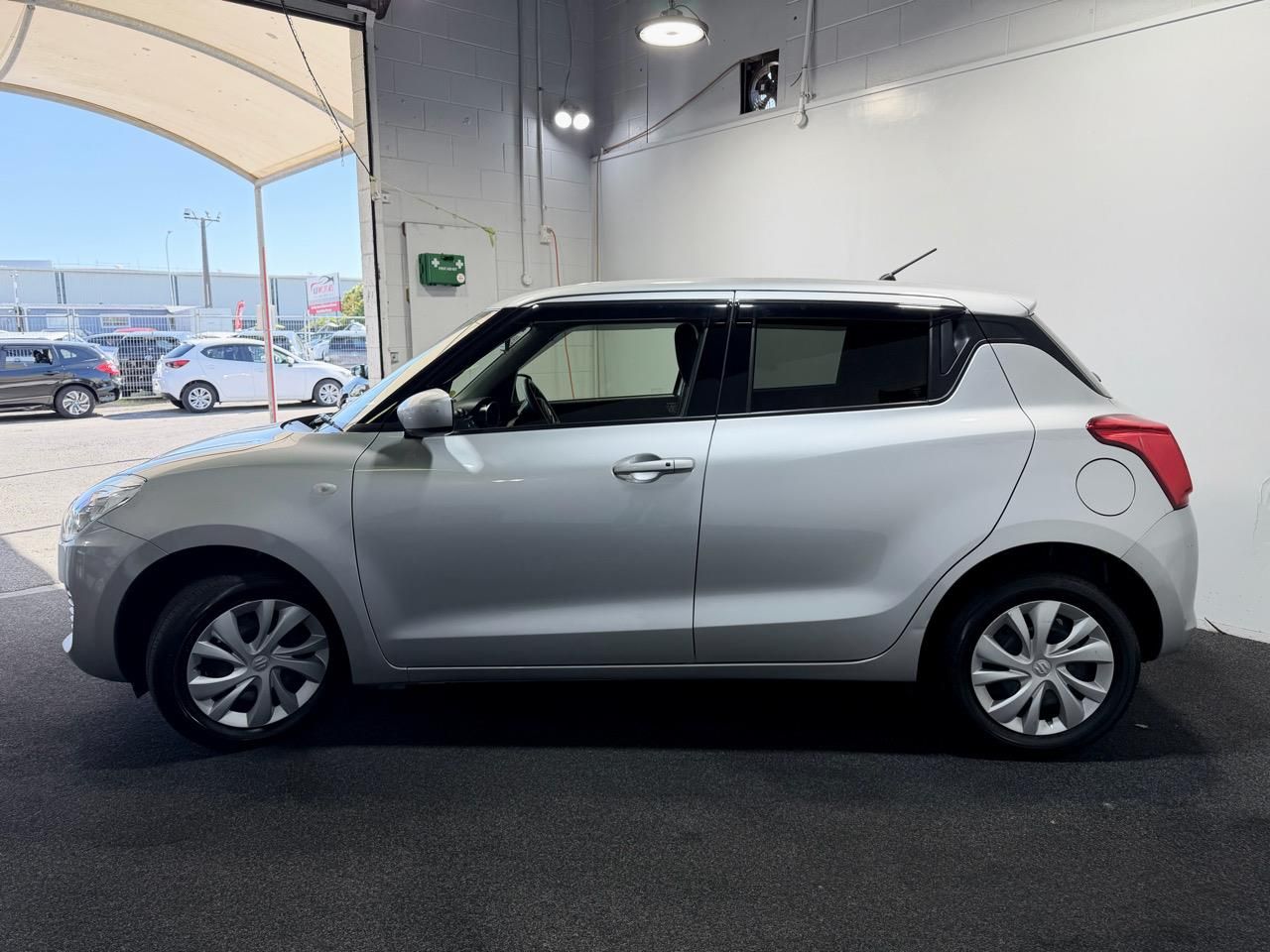 Vehicle image 5