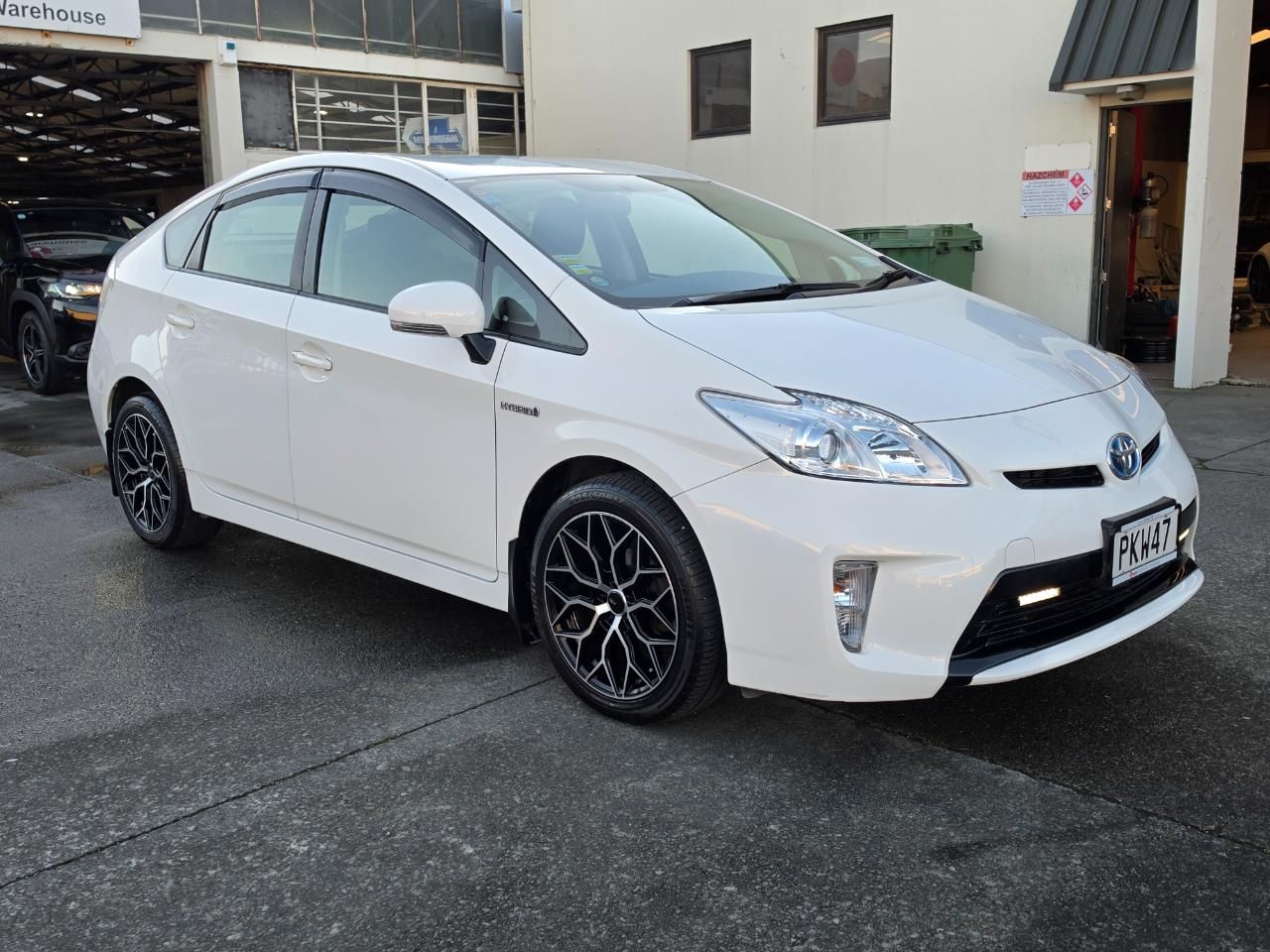 Vehicle image 4