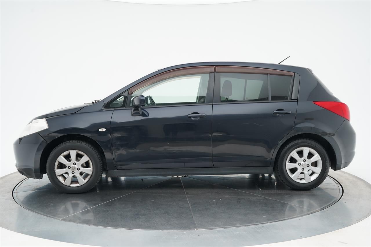 Vehicle image 4