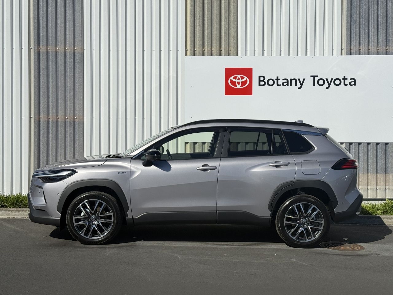 Vehicle image 5