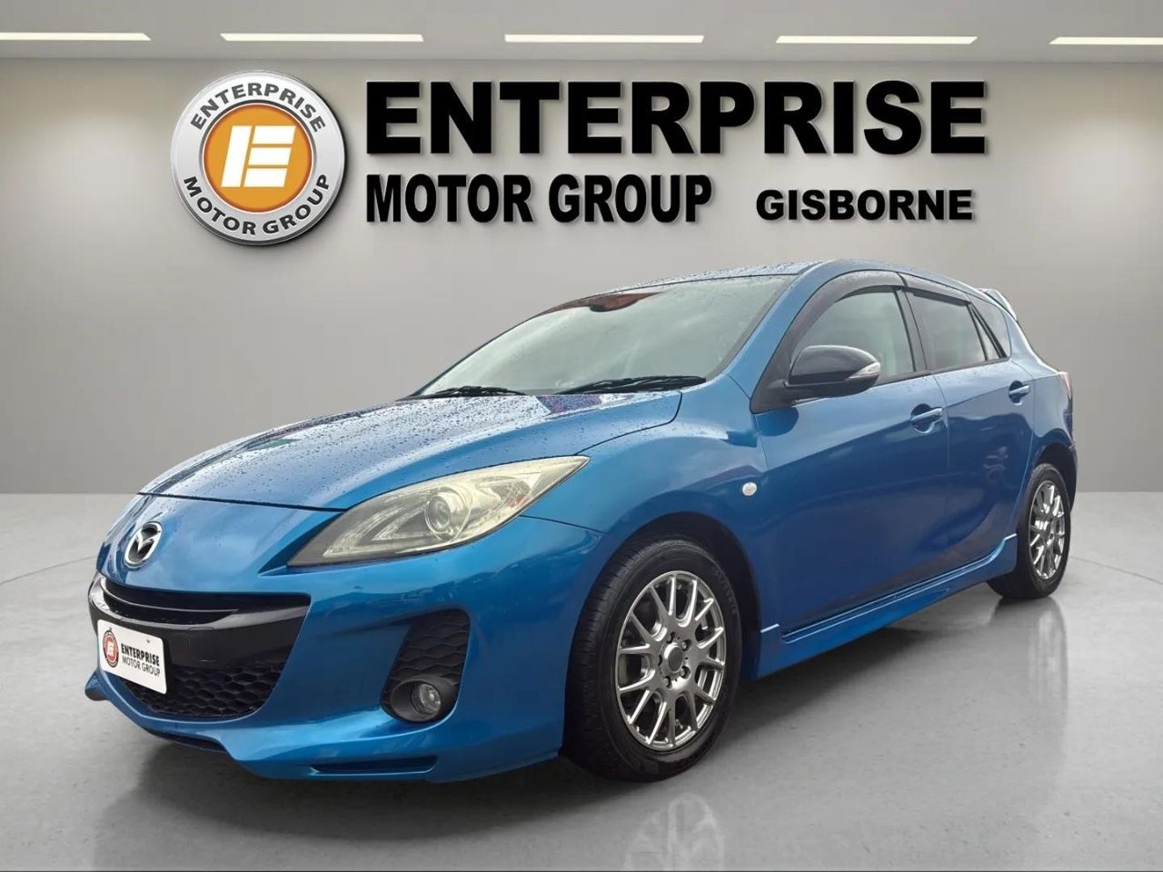 Vehicle image 3