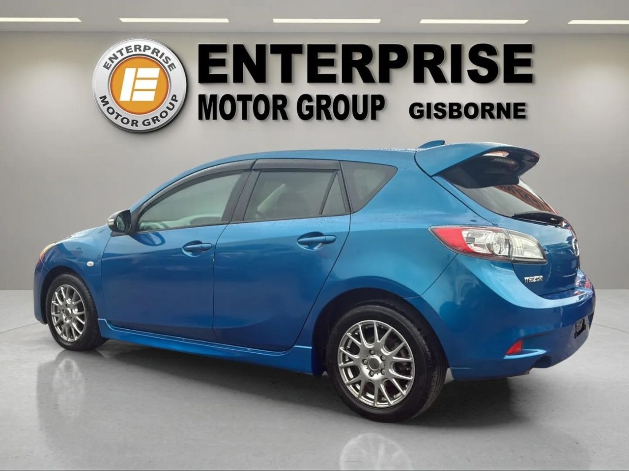 Vehicle image 5