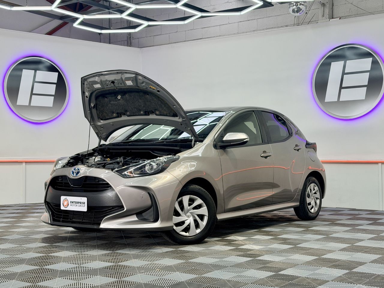 Vehicle image 3