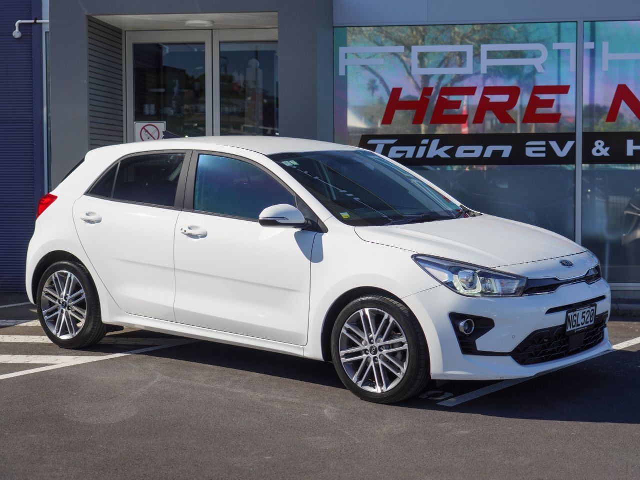 Vehicle image 5