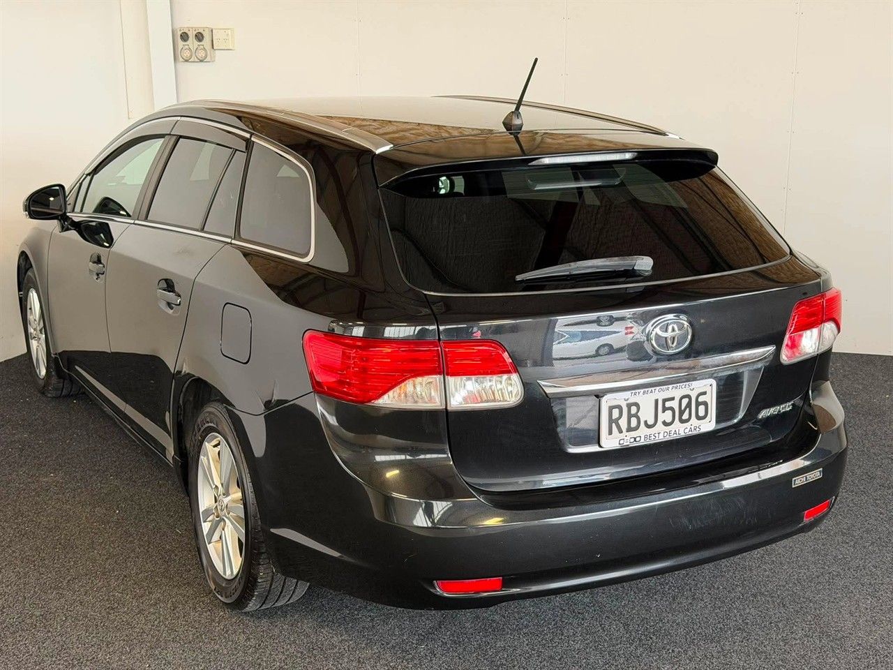 Vehicle image 4