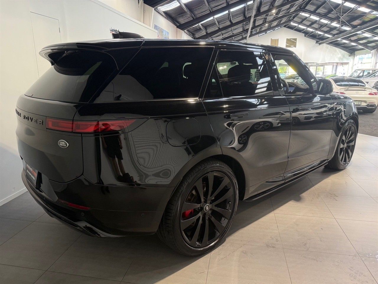 Vehicle image 4