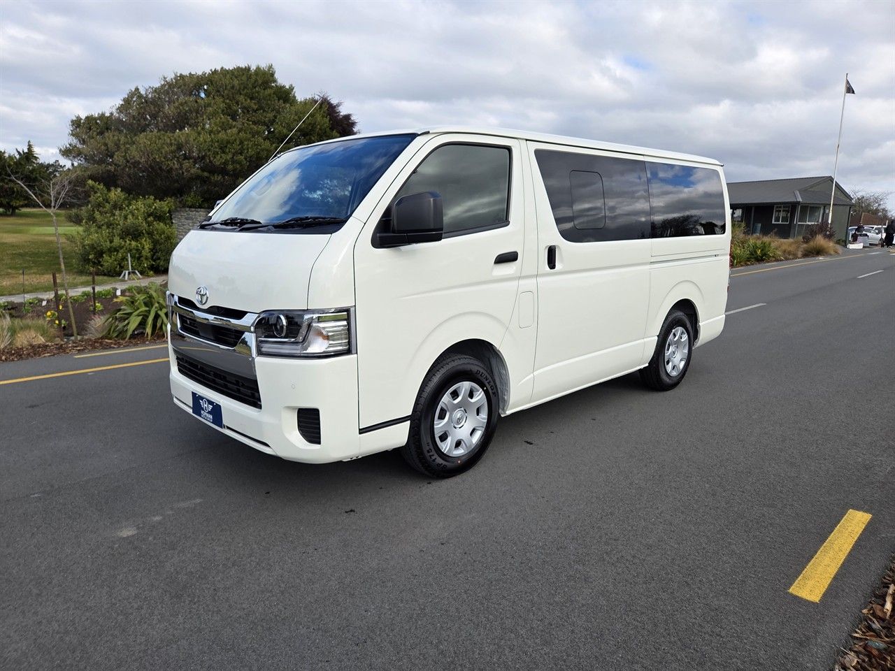Vehicle image 3