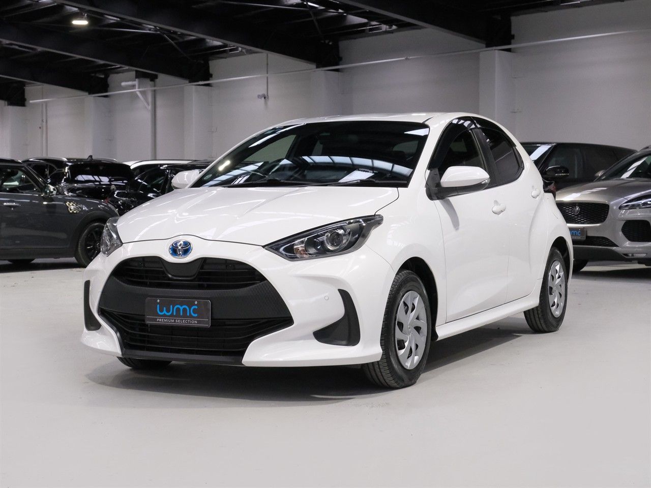 Vehicle image 4