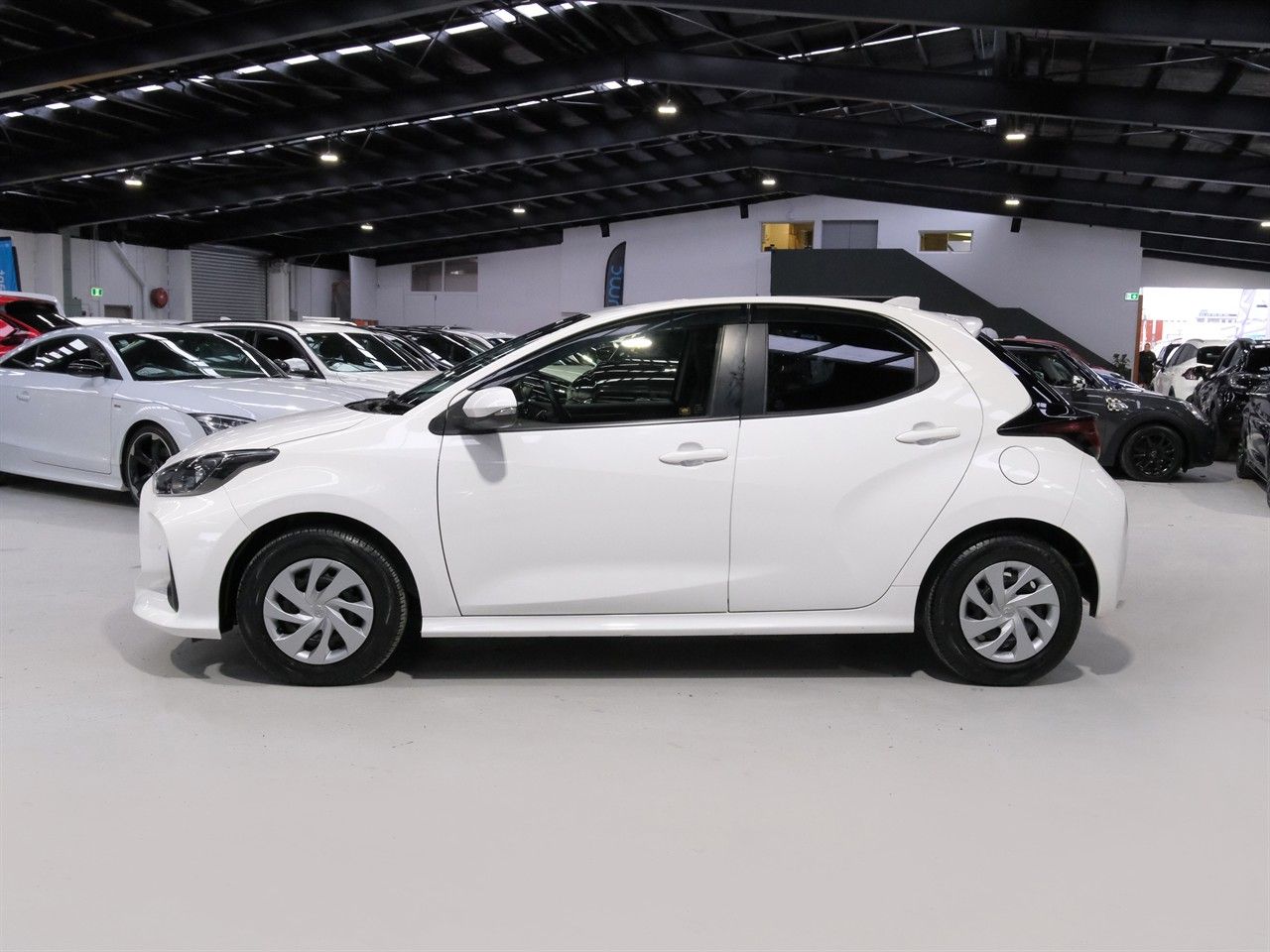 Vehicle image 5
