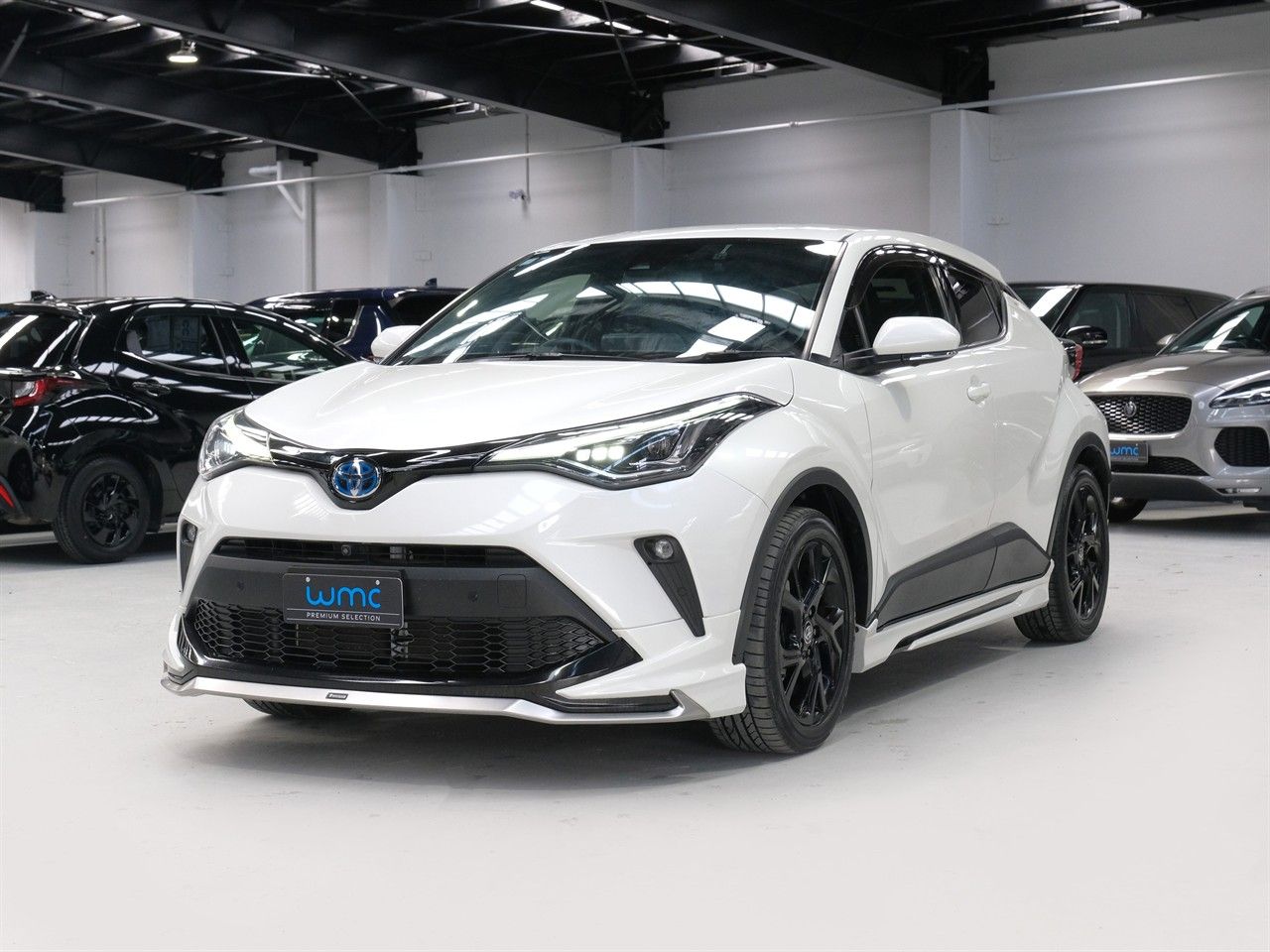 Vehicle image 4