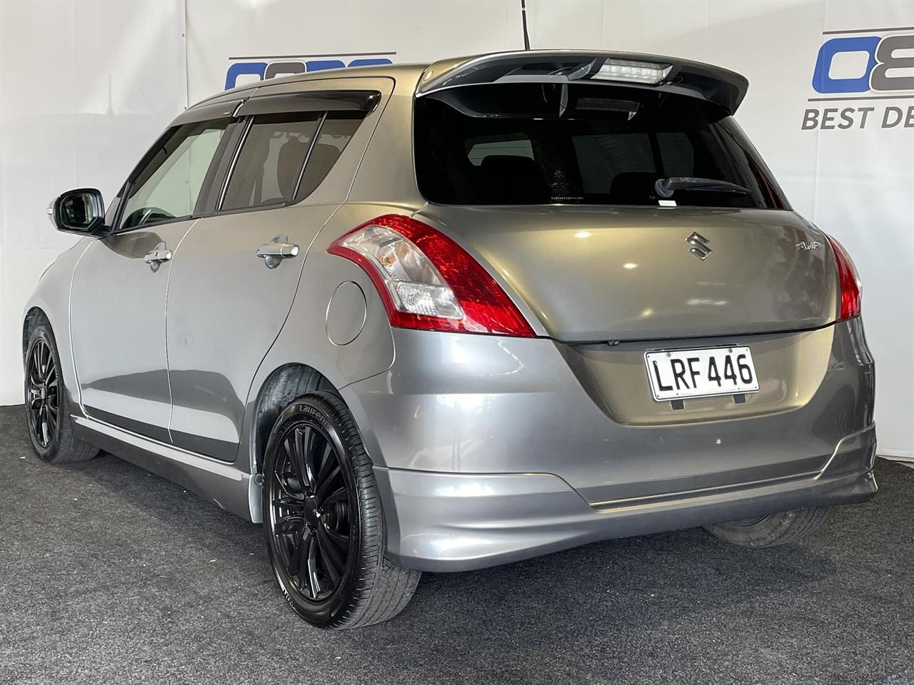 Vehicle image 4