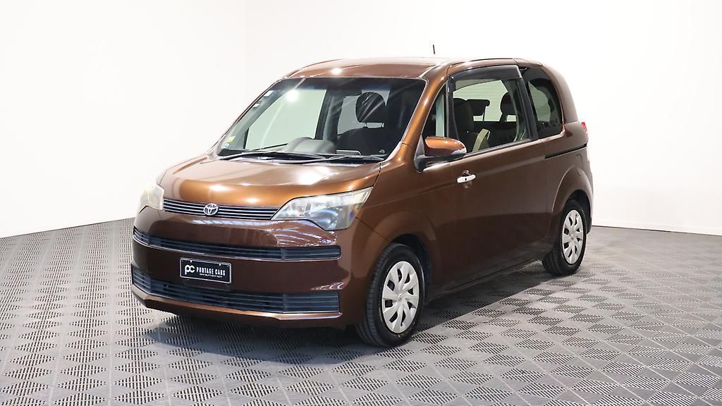 Vehicle image 3