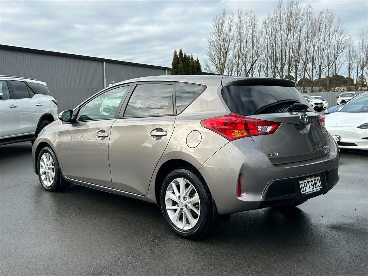 Vehicle image 4