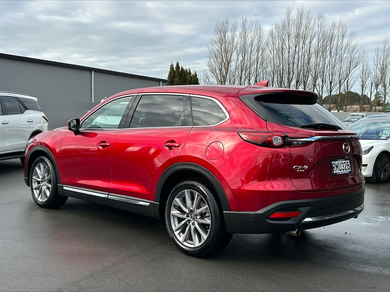 Vehicle image 4