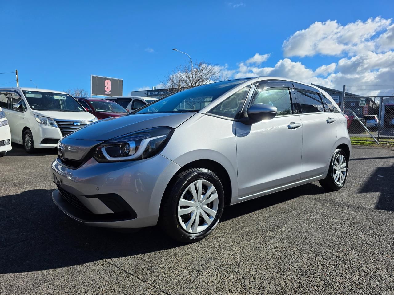 Vehicle image 4