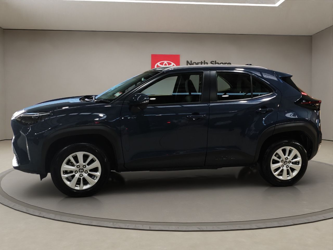 Vehicle image 4
