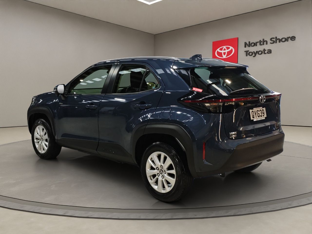 Vehicle image 5