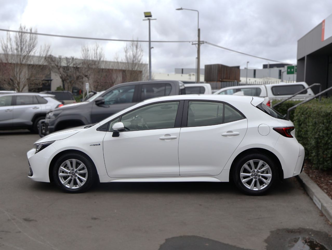 Vehicle image 4