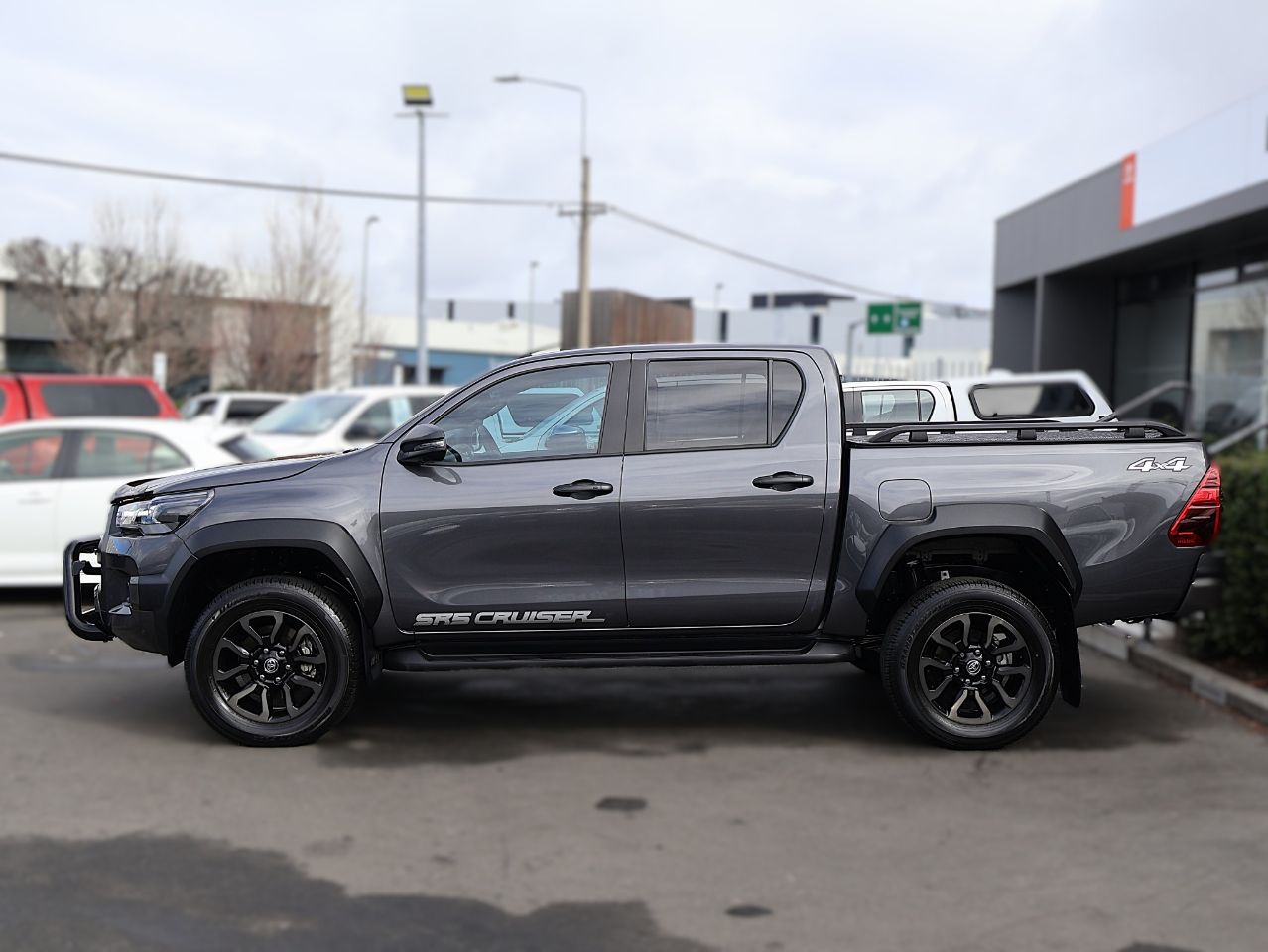 Vehicle image 4