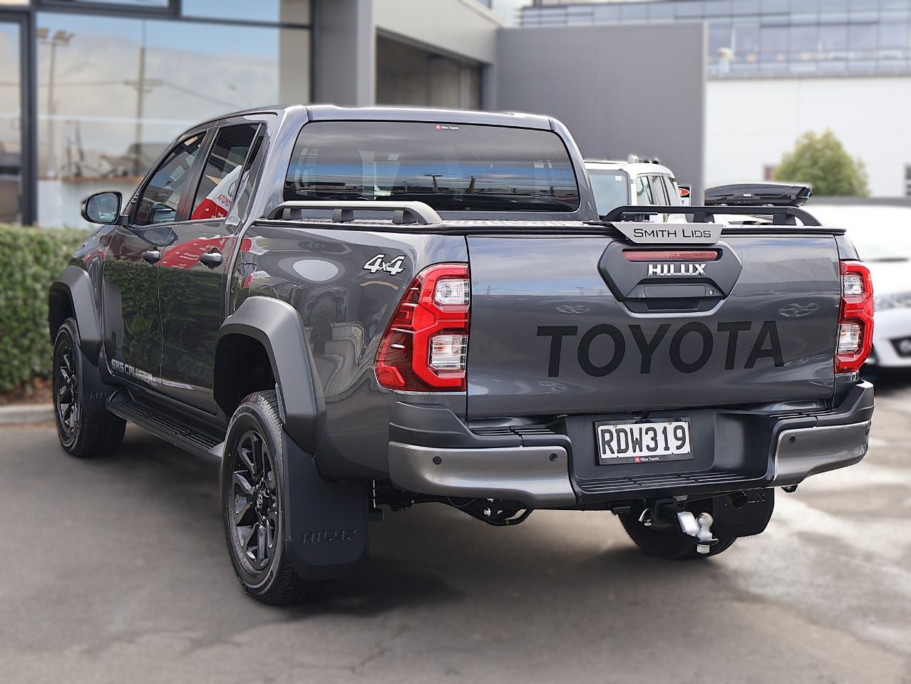 Vehicle image 5