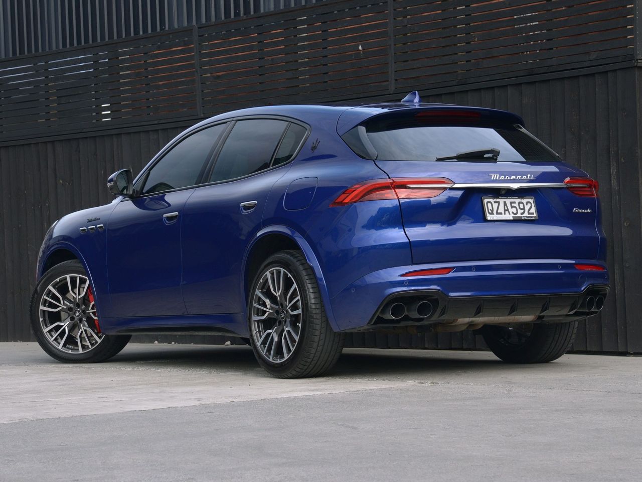 Vehicle image 4