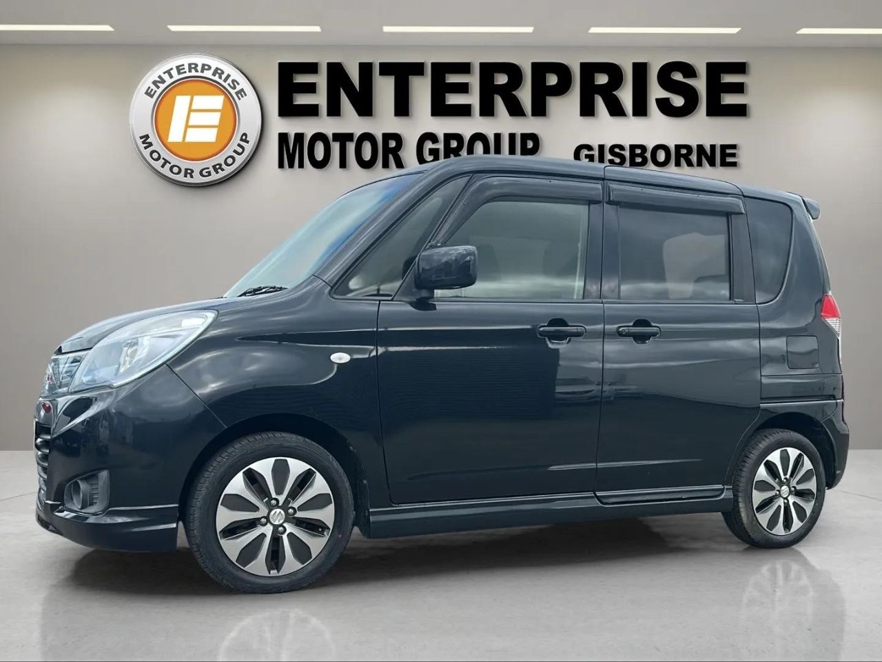 Vehicle image 4