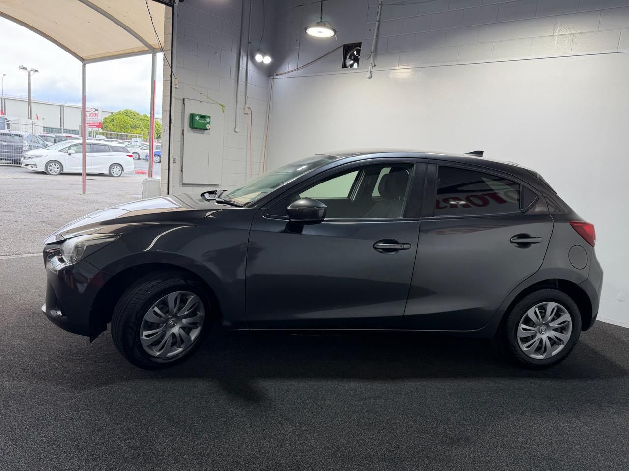 Vehicle image 5