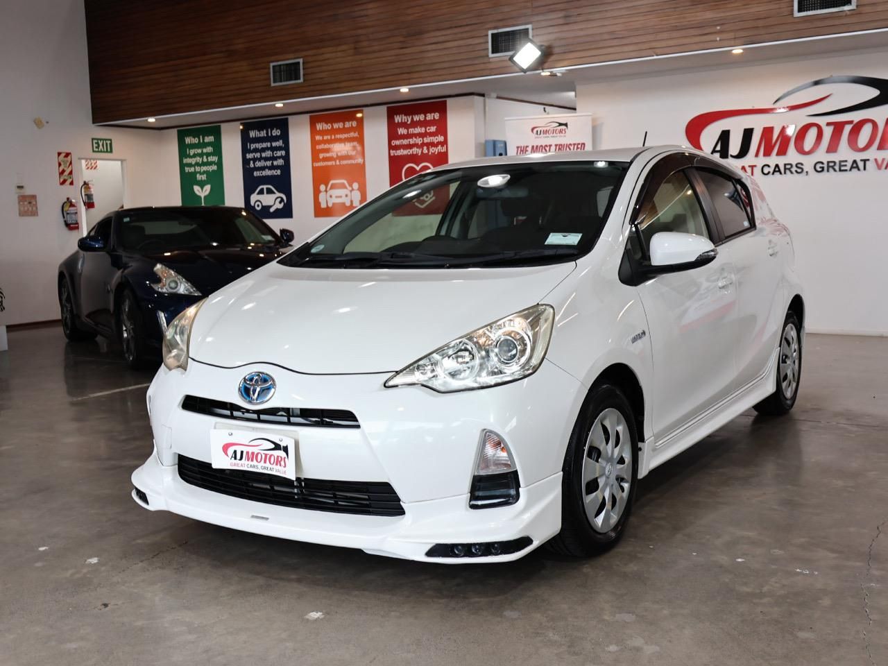 Vehicle image 3