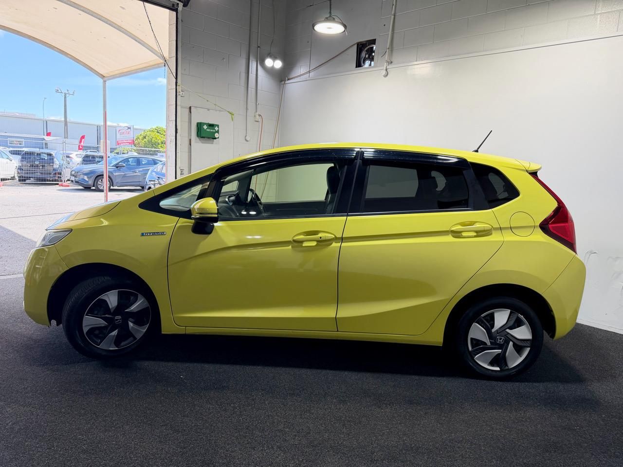 Vehicle image 5