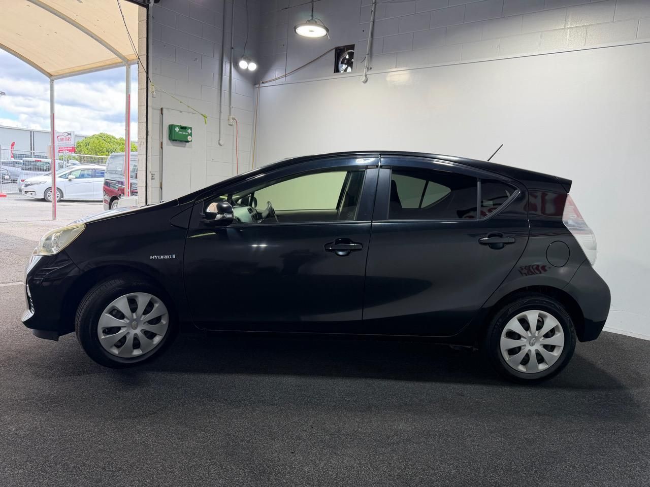 Vehicle image 5