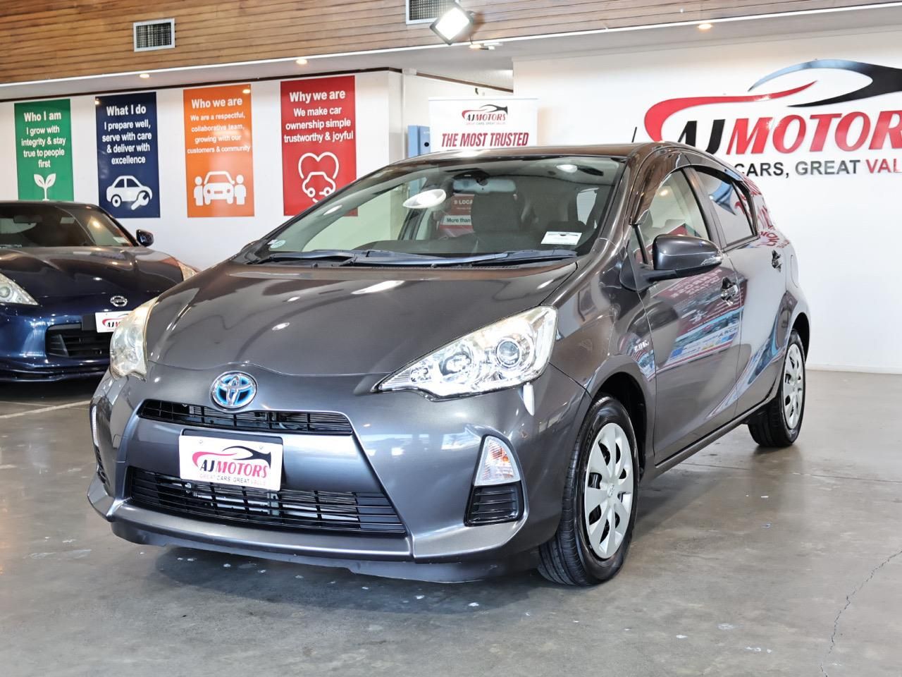 Vehicle image 3