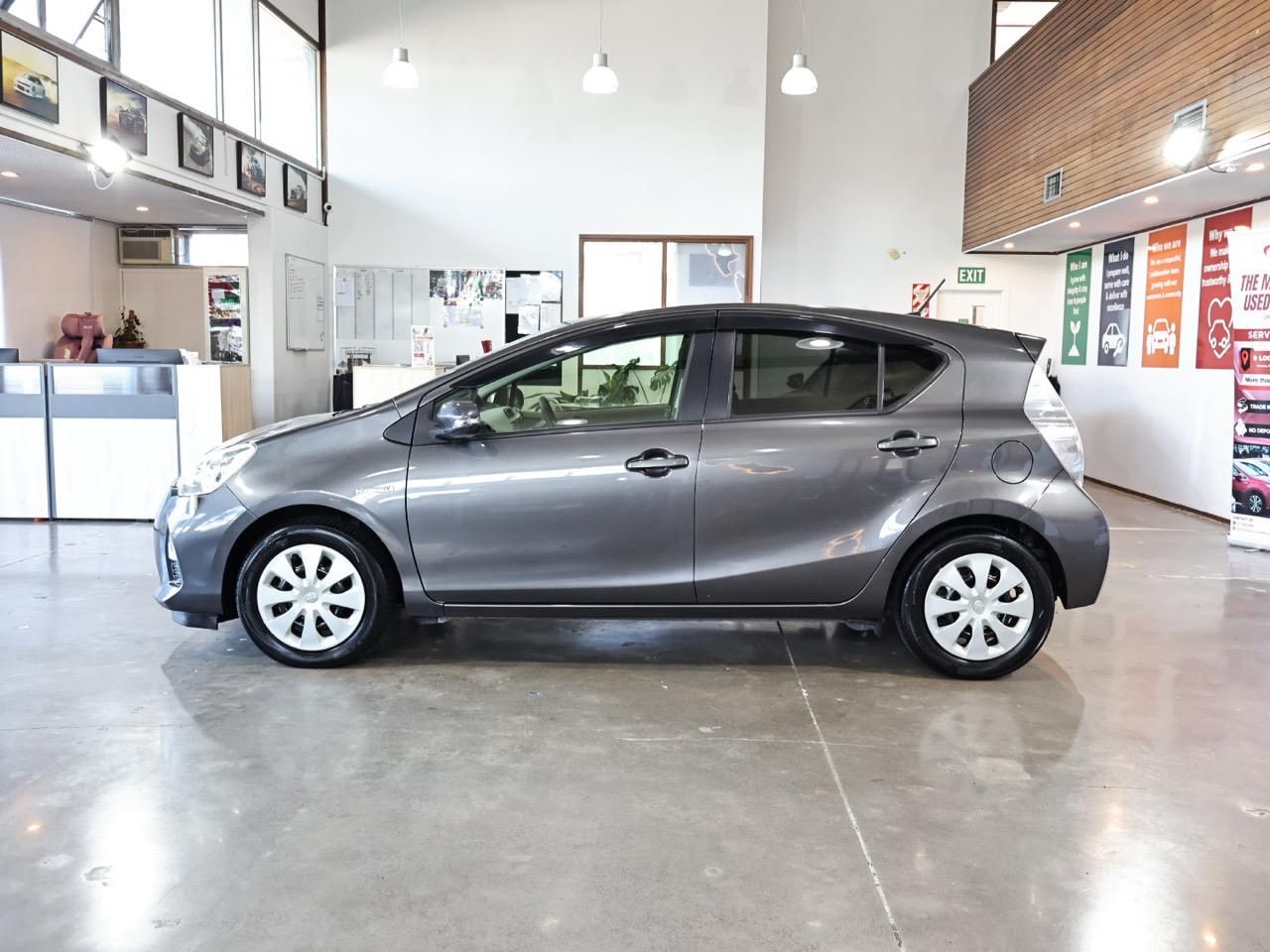 Vehicle image 5
