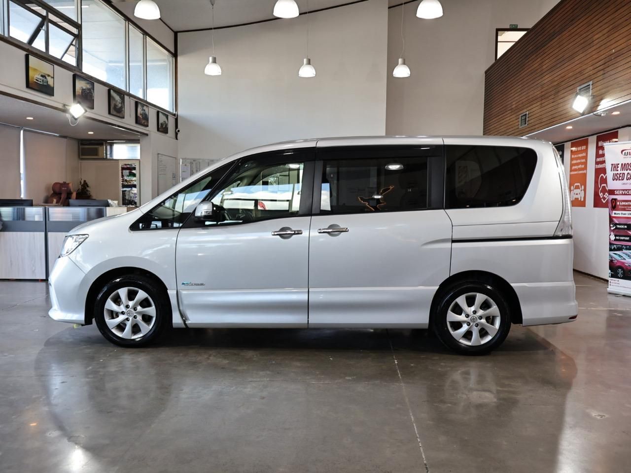 Vehicle image 5