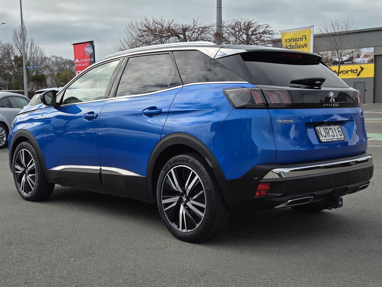 Vehicle image 5