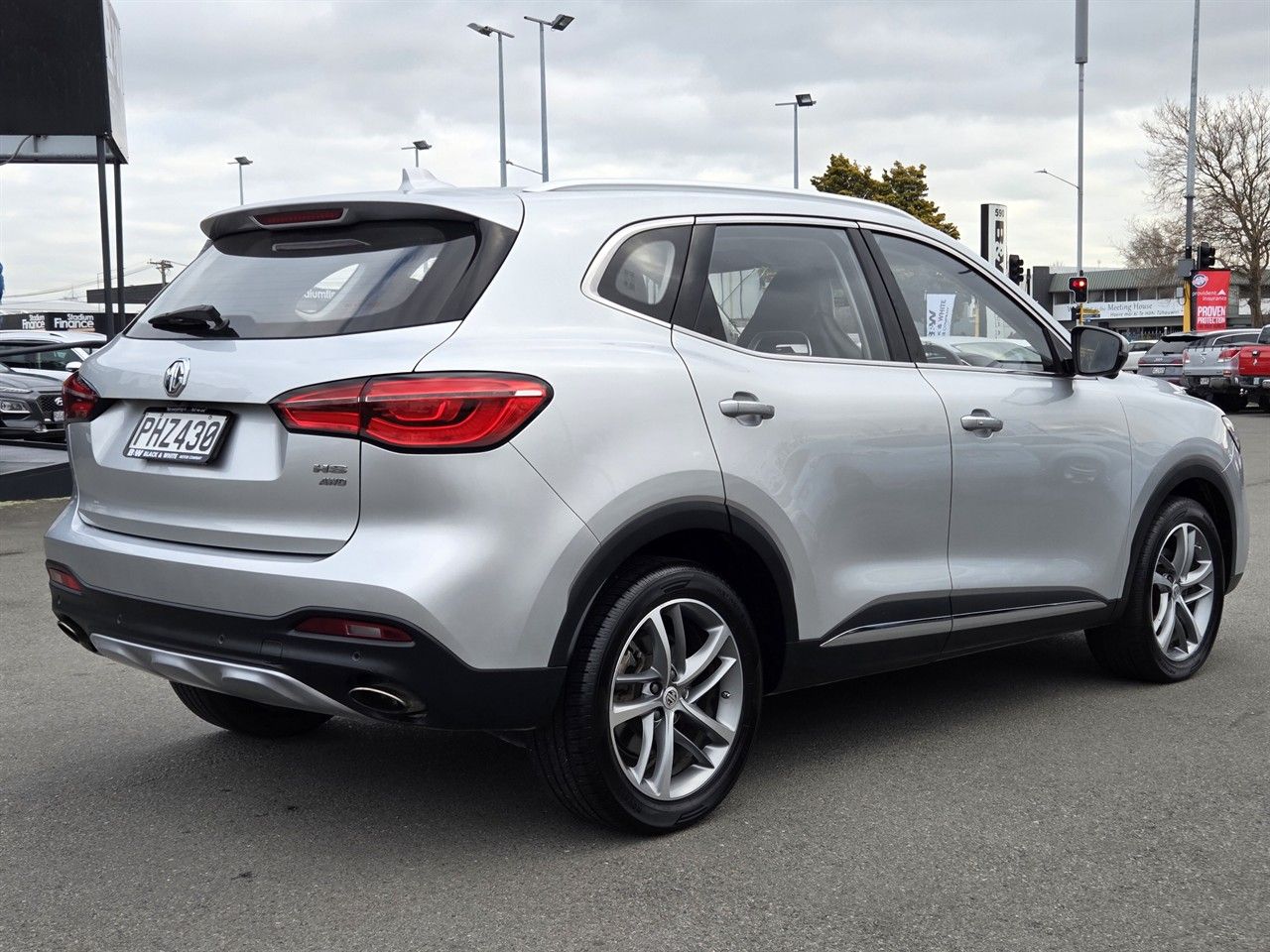 Vehicle image 3