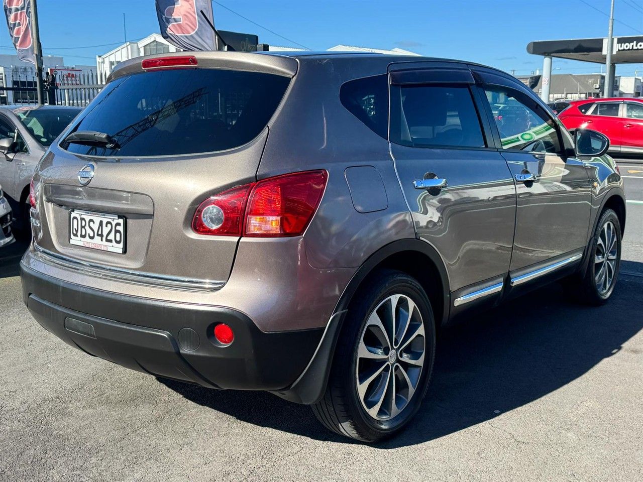 Vehicle image 4