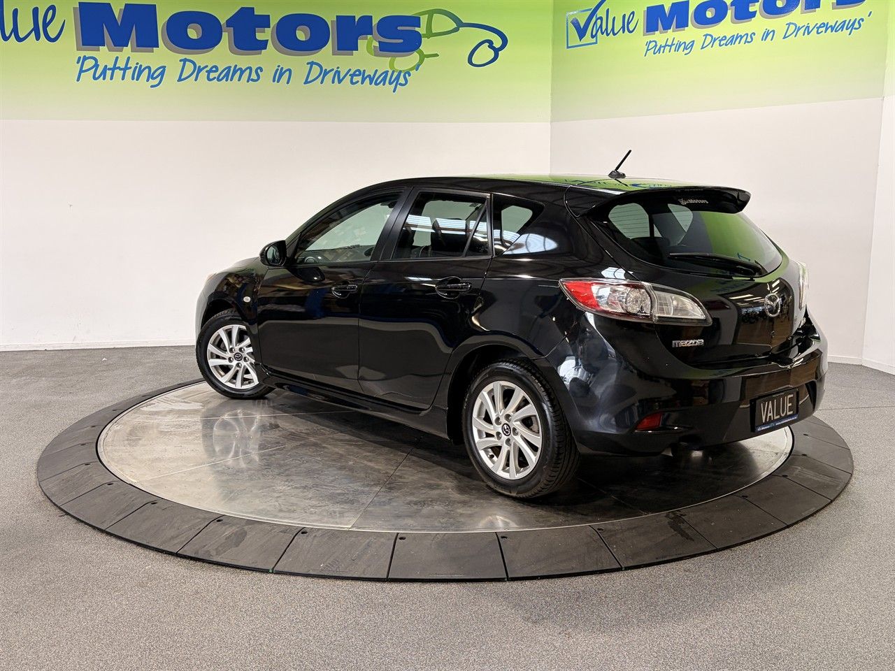 Vehicle image 5