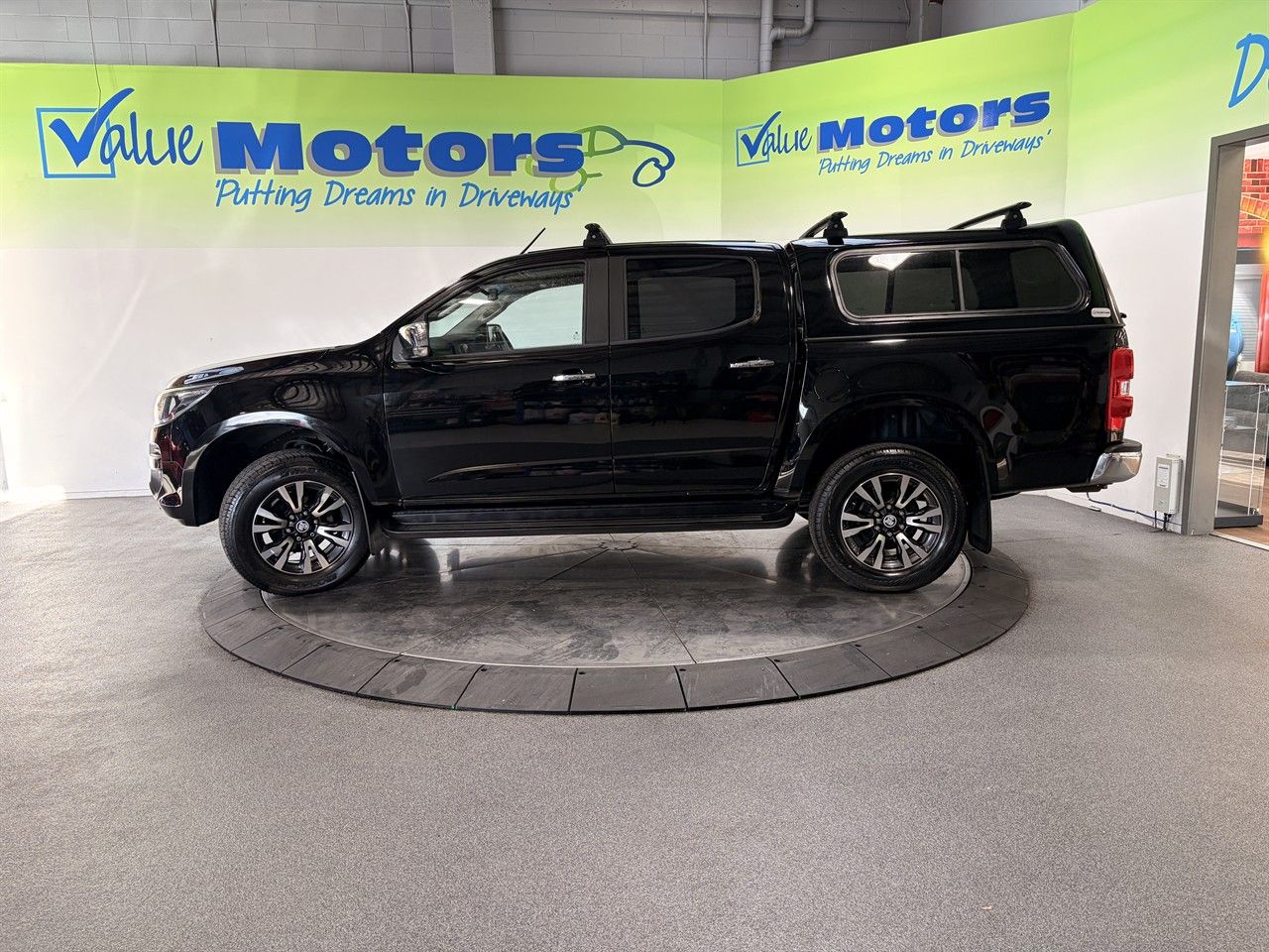 Vehicle image 4