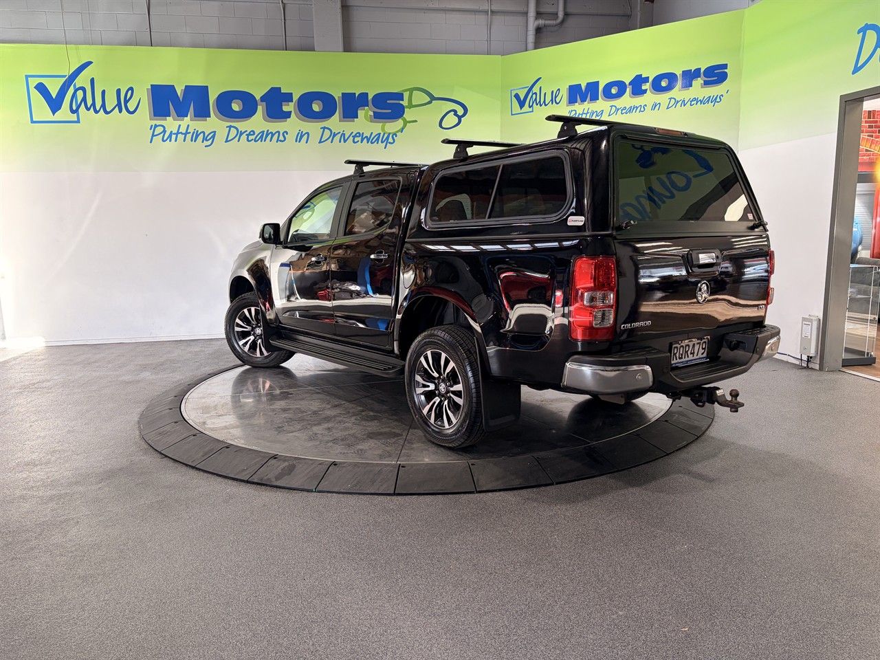 Vehicle image 5